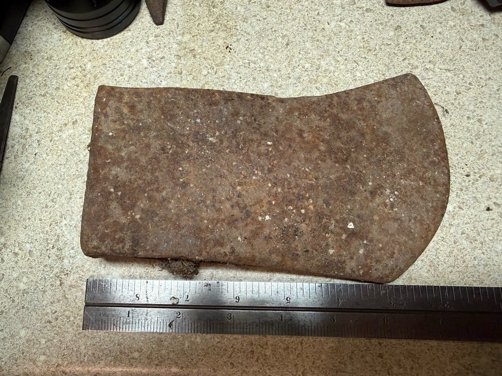 SINGLE BIT AXE HEAD - -Unbranded