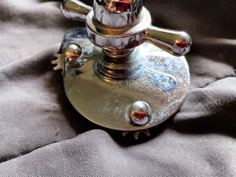 Rogers drums - Rogers script era straight mount (B)