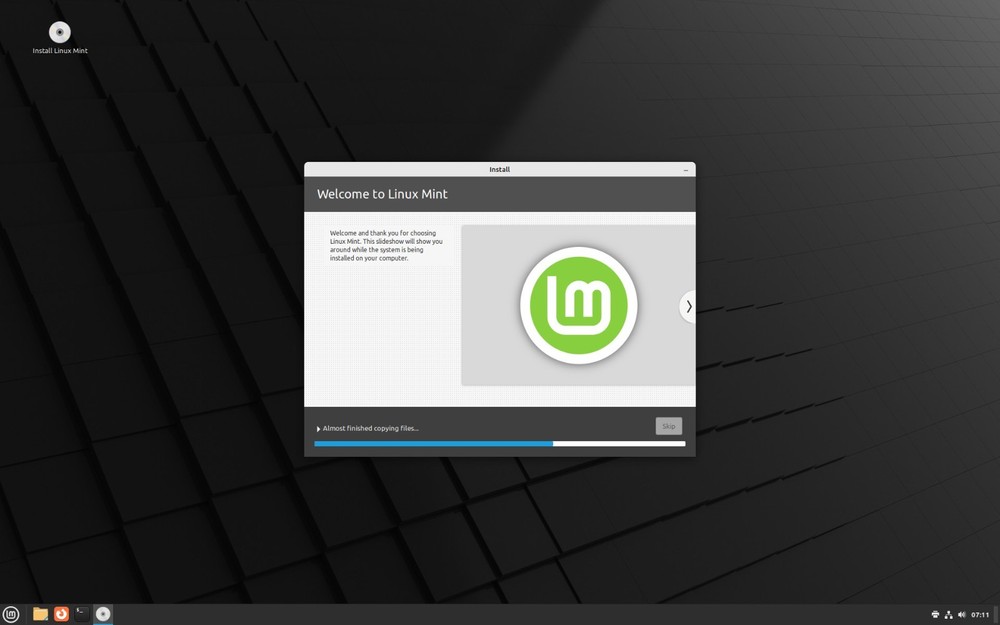 Linux Mint 22.2 Cinnamon USB 64-Bit Bootable Live Installer – Latest Version