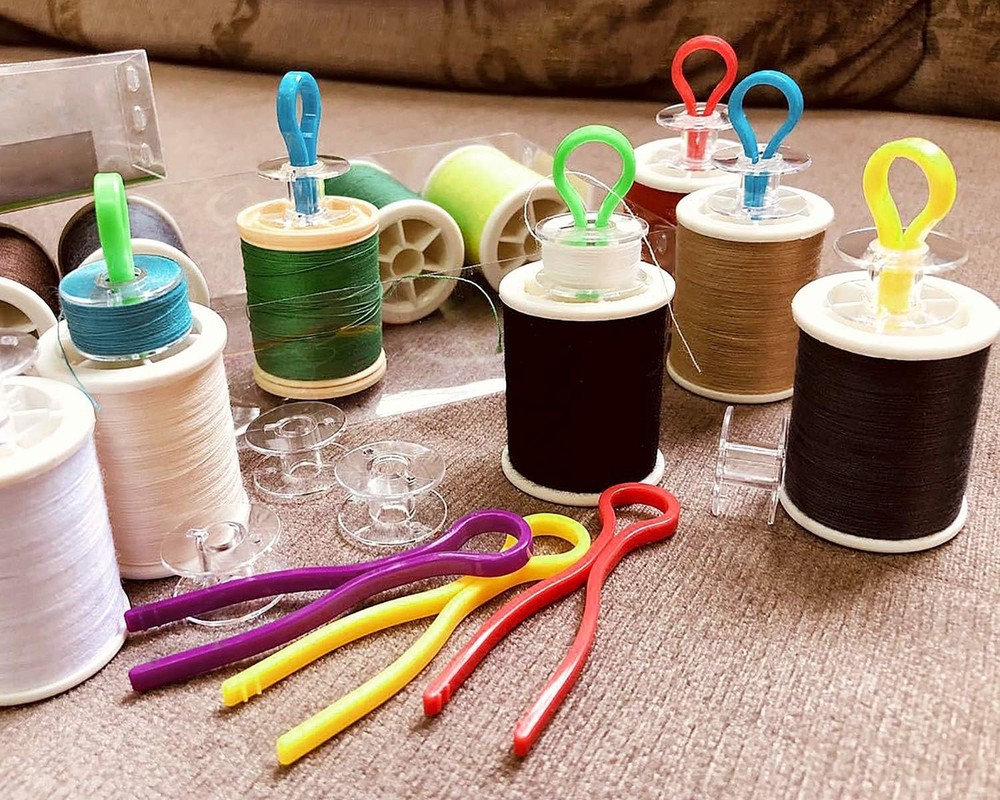 5 Colors Plastic Bobbin Thread Holders Thread Buddies Bobbin Clips Clamps for...