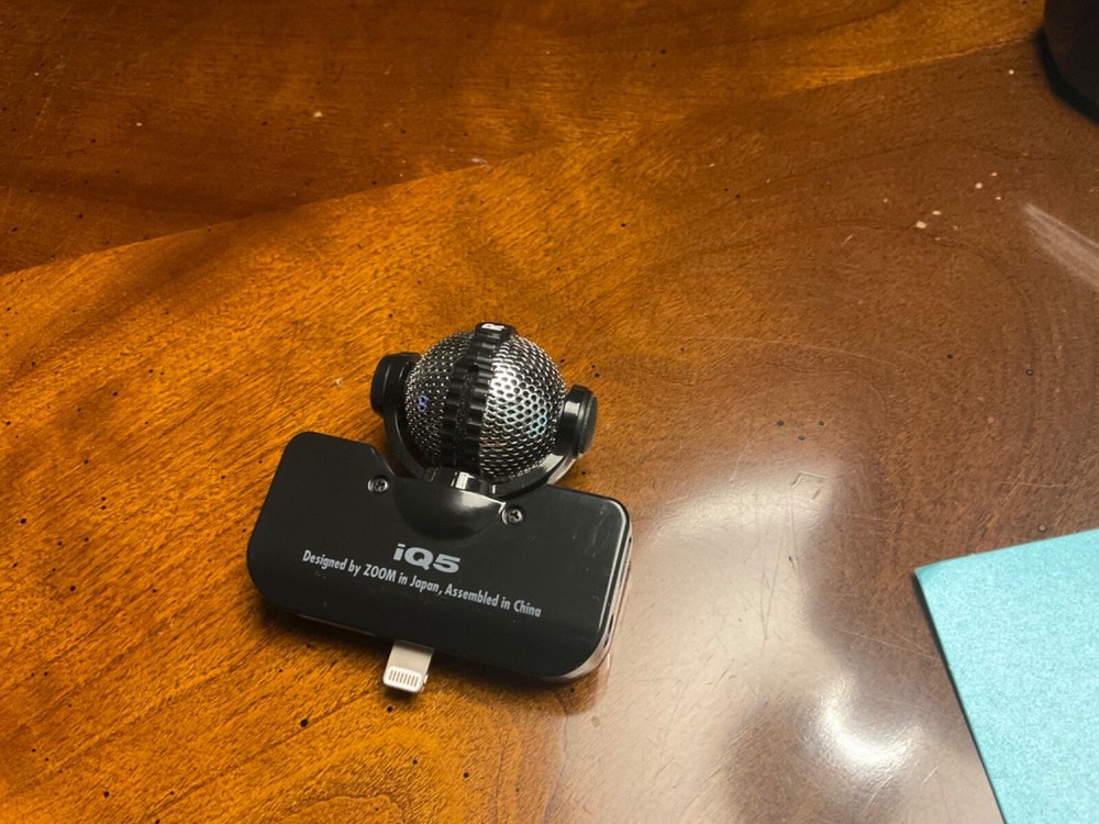 **EXCELLENT**ZOOM IQ5 Stereo Microphone for iOS Devices**