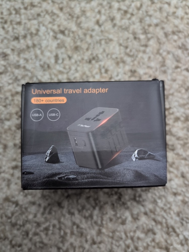 TecPearl - Universal Travel Adapter
