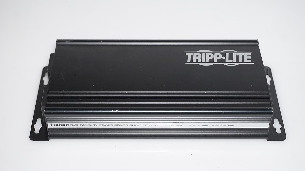 TRIPP-LITE ISOBAR LOW-PROFILE PRO AUDIO/VIDEO SURGE PROTECTOR POWER CONDITIONER