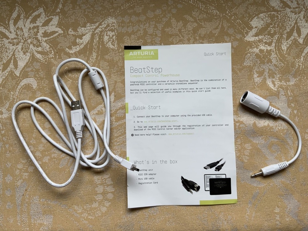 Arturia BeatStep White MIDI Controller & Sequencer w/ USB/midi Cables IOB