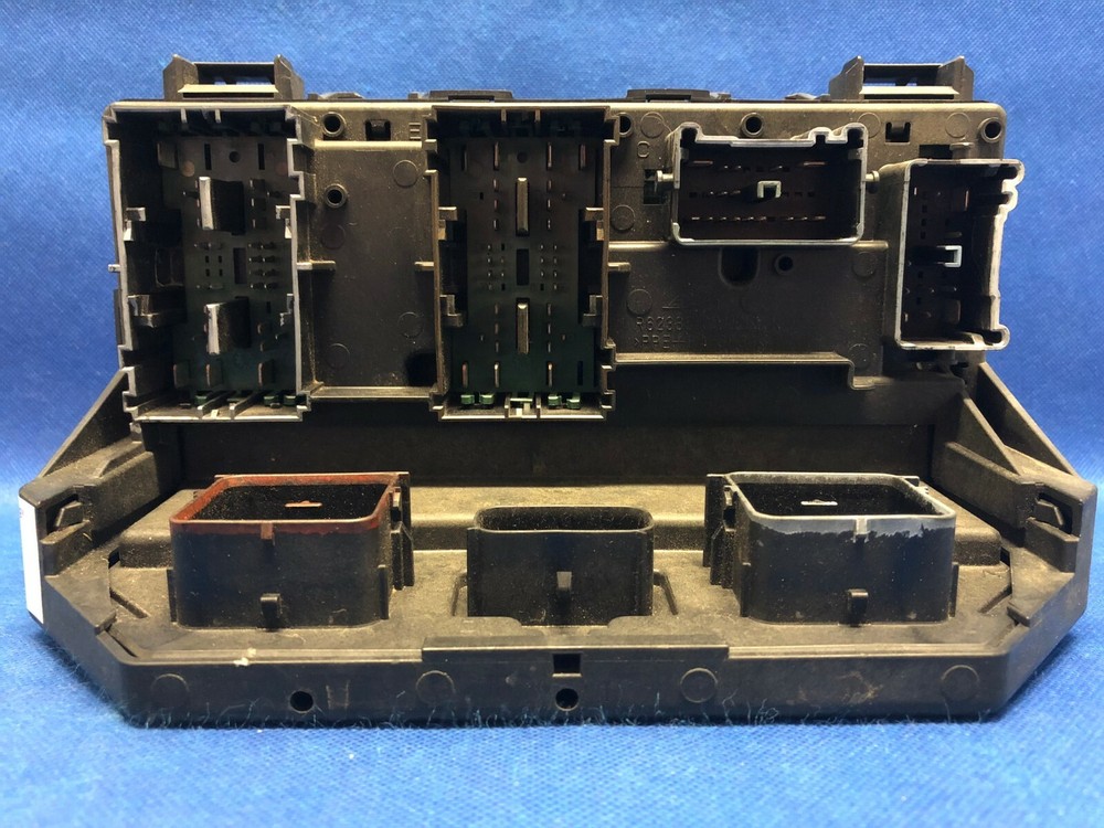 08 DODGE NITRO TIPM FUSEBOX FUSE BOX CONTROL MODULE BCM 04692235AH