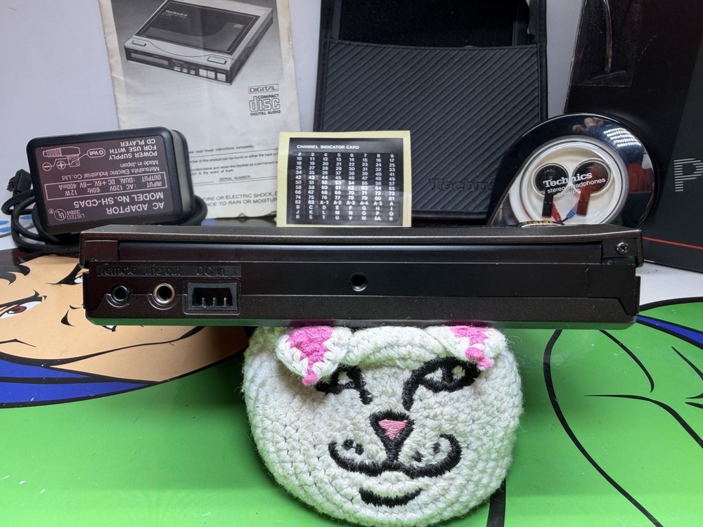 TECHNICS SL-XP5 Portable CD Player w/ Accessory’s Tested Japan 🇯🇵 vintage