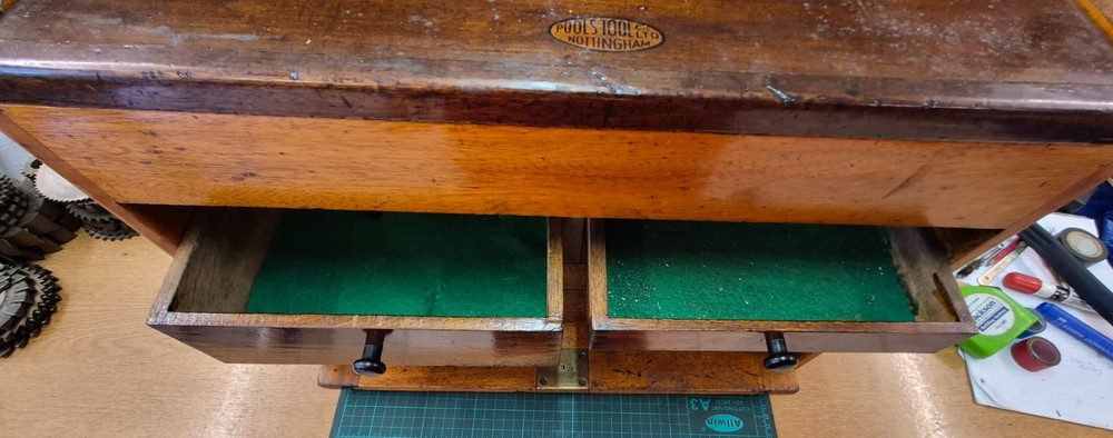 Moore & Wright Engineers Toolmakers Cabinet - 7 Drawers & Top Compartment & key