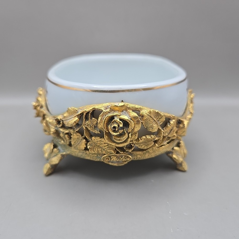 Matson Soap Dish Fleur-De-Lis Basin Floral Pattern Footed Base Gold Filigree