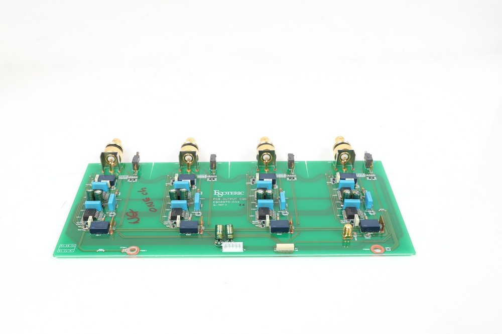 Esoteric/TEAC PCB Output COD E906979-00A CMP-2