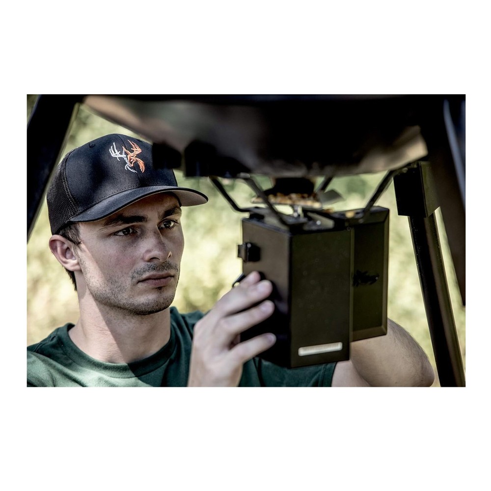 Wildgame Innovations Quick-Set 225 lbs Poly Barrel Game Feeder with Timer