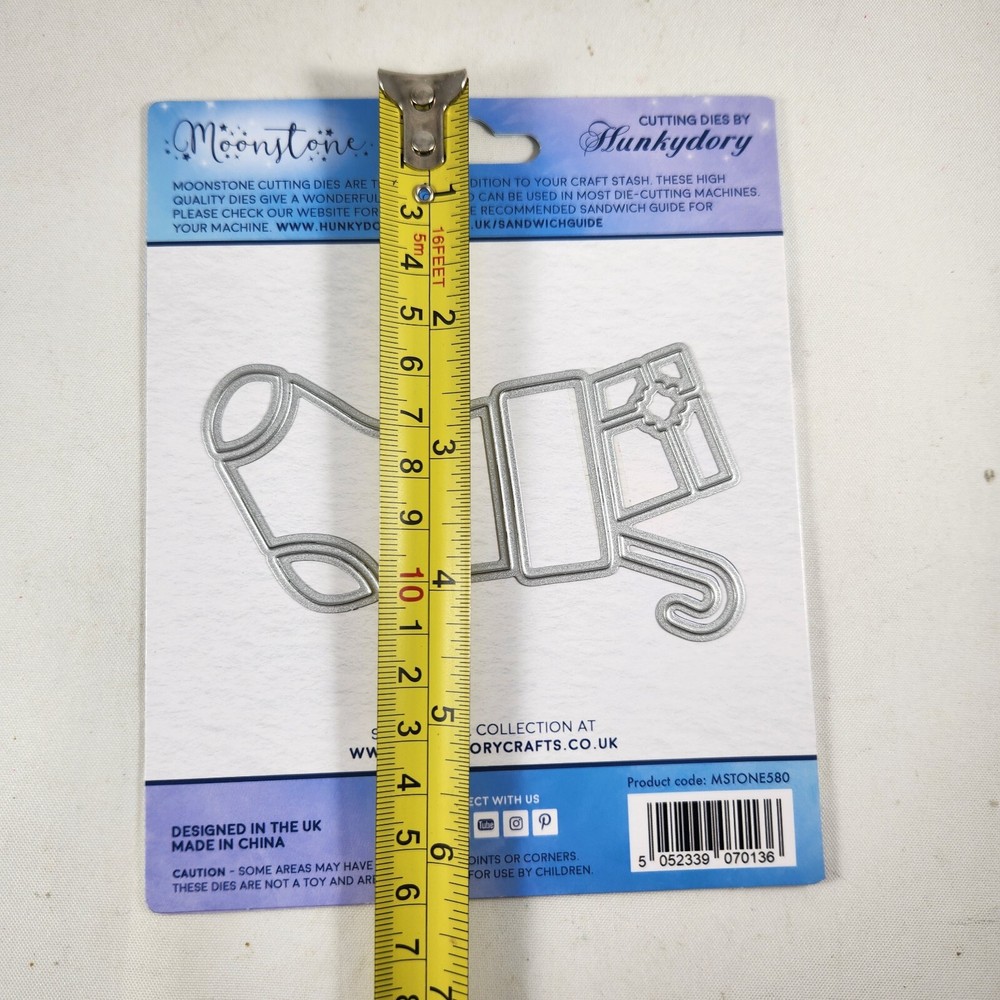 Moonstone Cutting Dies Iris Folding Stocking