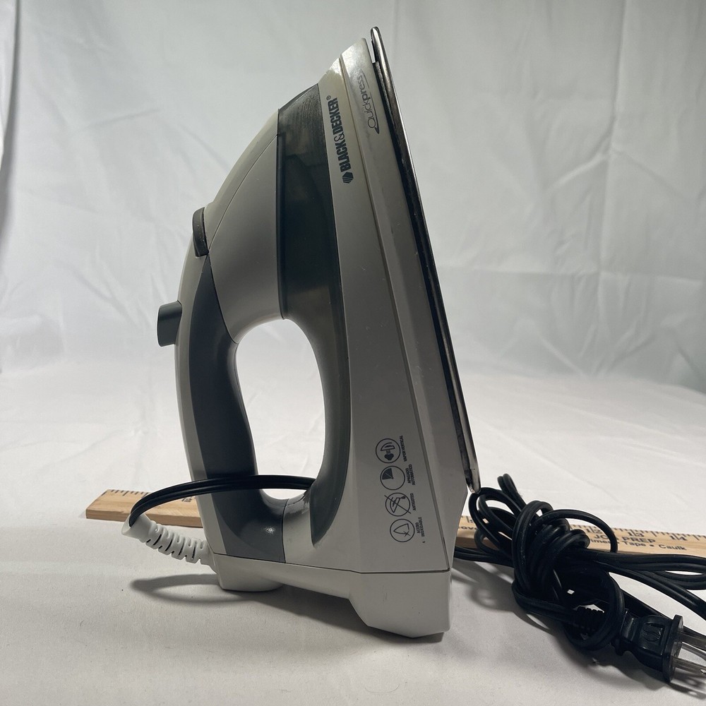 Black & Decker Quick Press Iron F976 Type 1 Used Tested Works