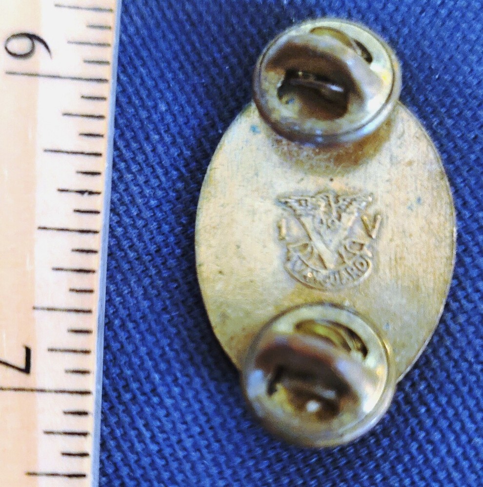 Vintage 1" Vanguard Pin "Victory"