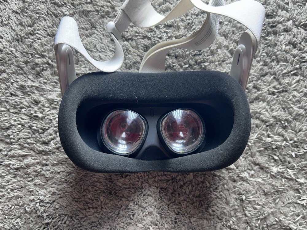 Oculus Quest 2 (128GB) Virtual Reality Headset OG NO CONTROLLERS WORKING