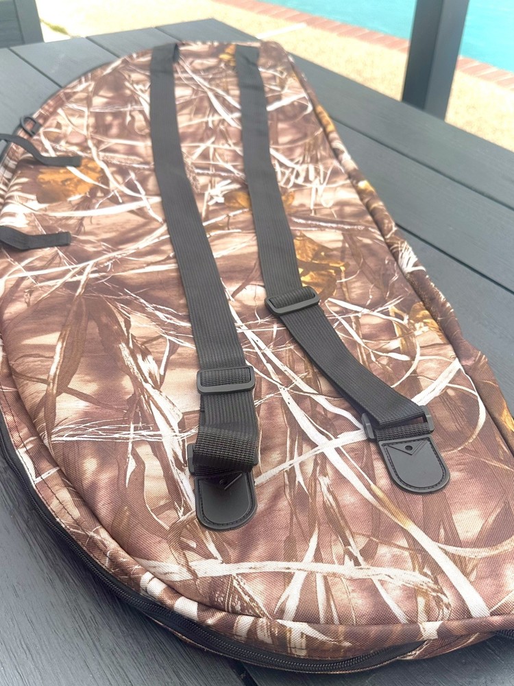 Lightweight Soft Compound Bow Case with Arrow Pocket and Backpack Straps
