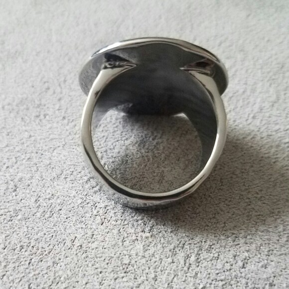 NEW HAMMERED METAL ROUND RING SCROLL DESIGN