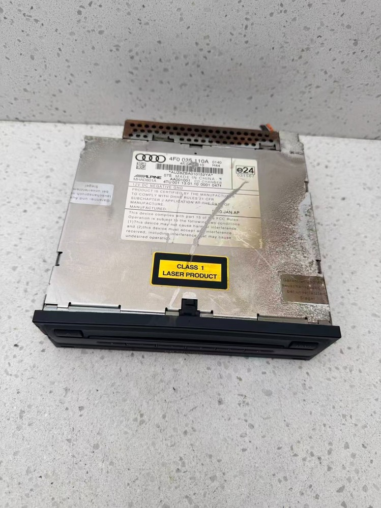 2009-2011 AUDI A6 C6 - 6 DISC CD Changer 4F0035110A