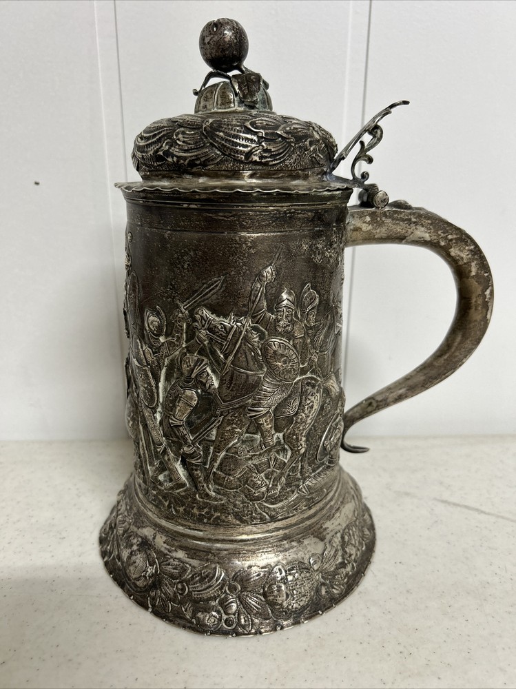 BEAUTIFUL SOLID SILVER REPOUSSE TANKARD, Battle Scene, English?, Very Old