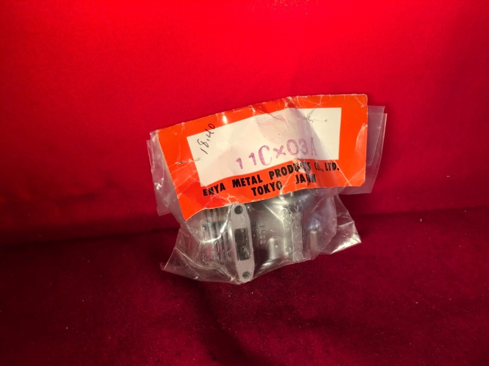 ENYA.11CX CRANKCASE ASSY LESS BEARINGS NIP