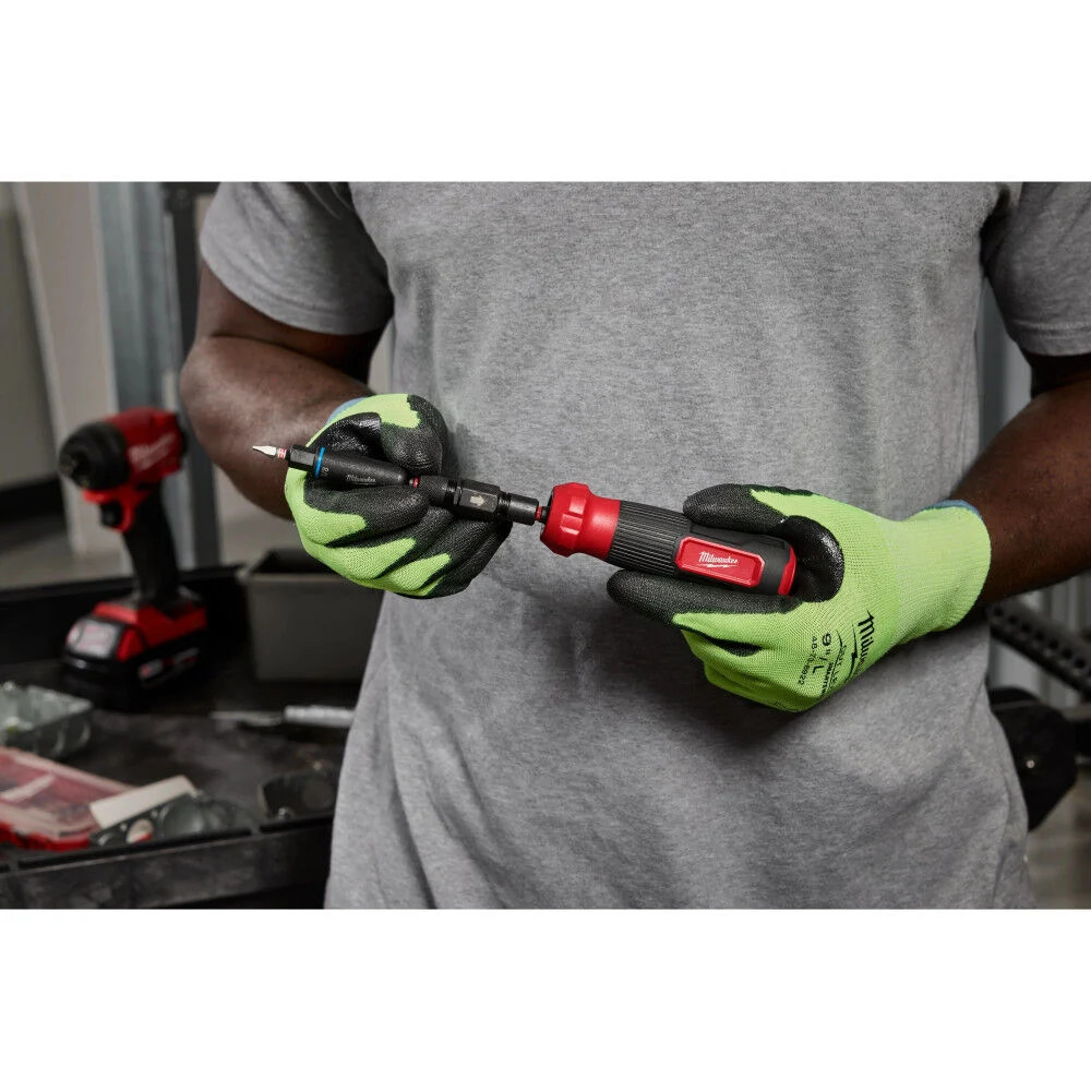 Milwaukee 8-In-1 Multi-Bit Screwdriver With Shockwave Impact Duty Bits And Nut