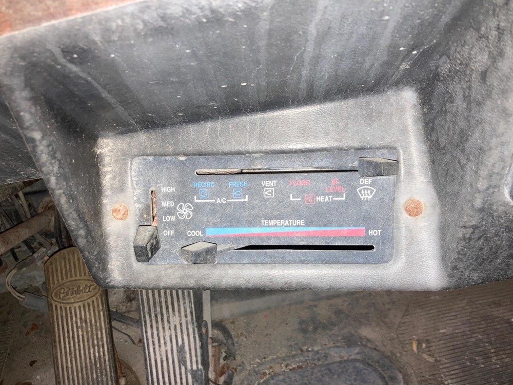 1987-1995 Peterbilt 377 Heater A/C Temperature Controls - Used