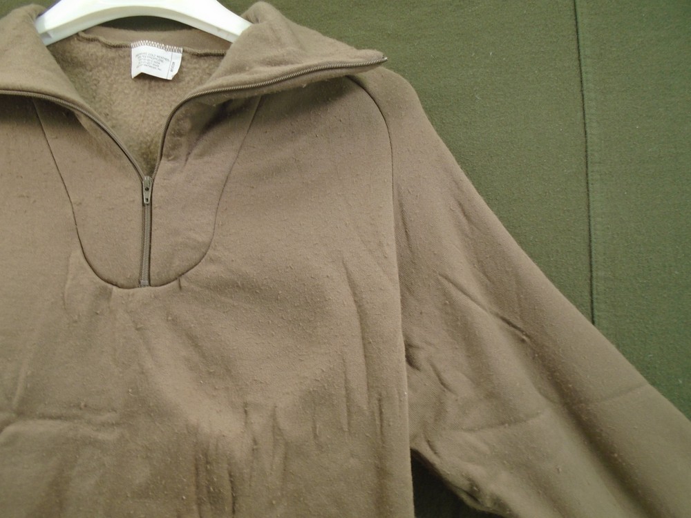 US Military Army Polypropylene Cold Weather Undershirt Shirt Medium 2002 295-E