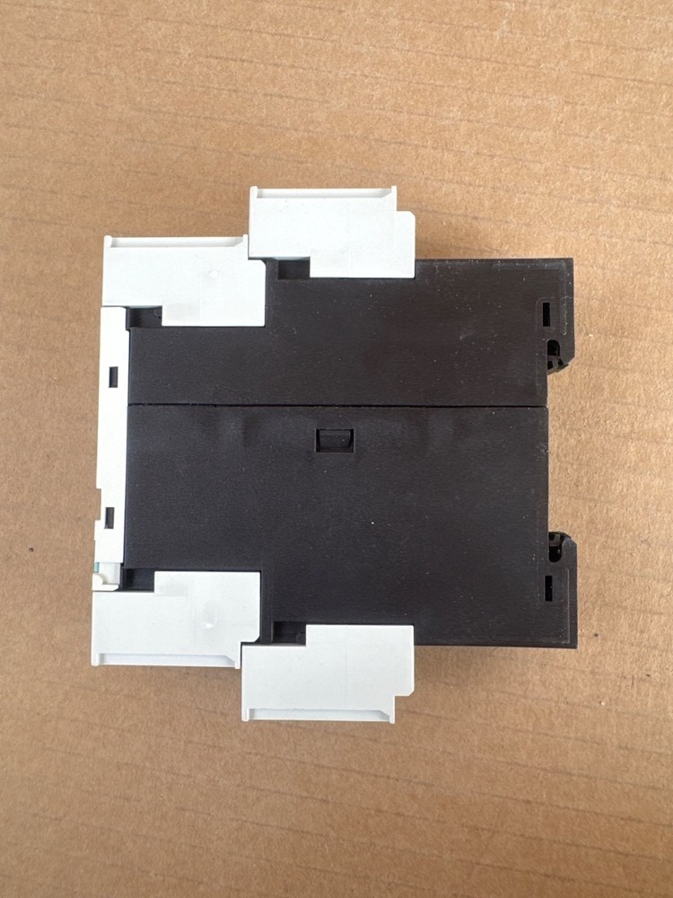 SIEMENS 3RP1505-1RW30 8 FUNCTIONS TIME RELAY