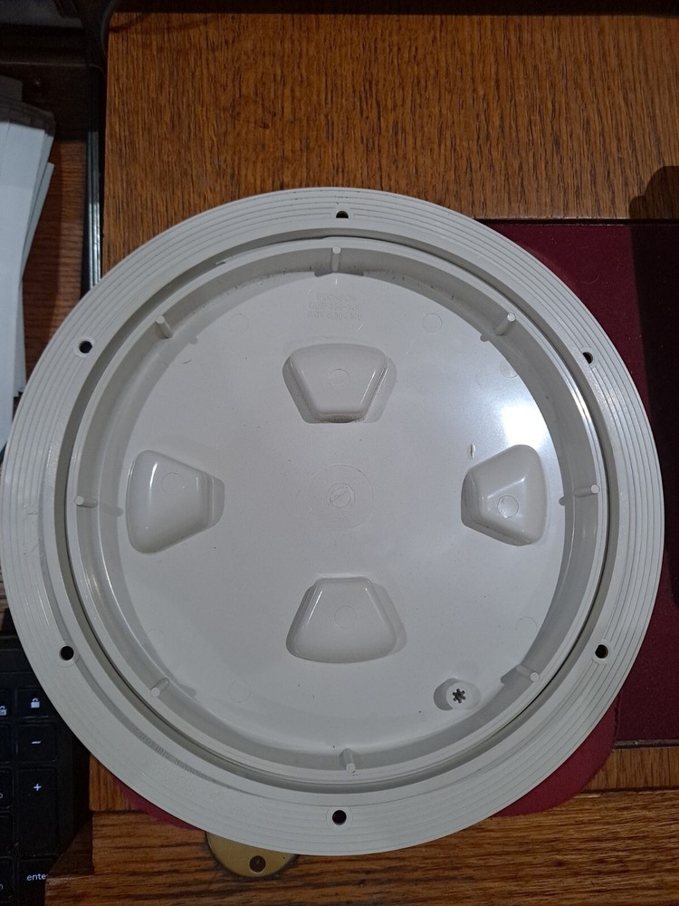 BECKSON SCREW OUT 8" DECK PLATE BONE NON SKID