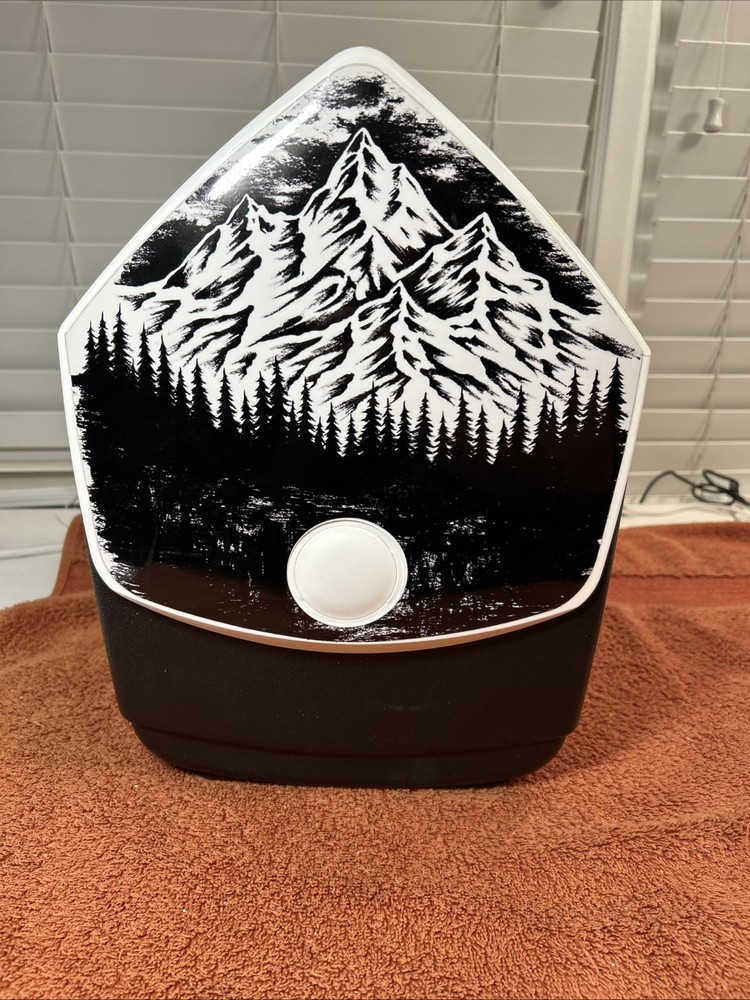 Sam Larson Playmate Elite Mountains 16 Qt Cooler. RARE!