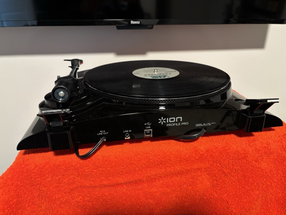 Ion Profile Pro USB Turntable Preowned Works Great w 45 Adapter, RCA cables.