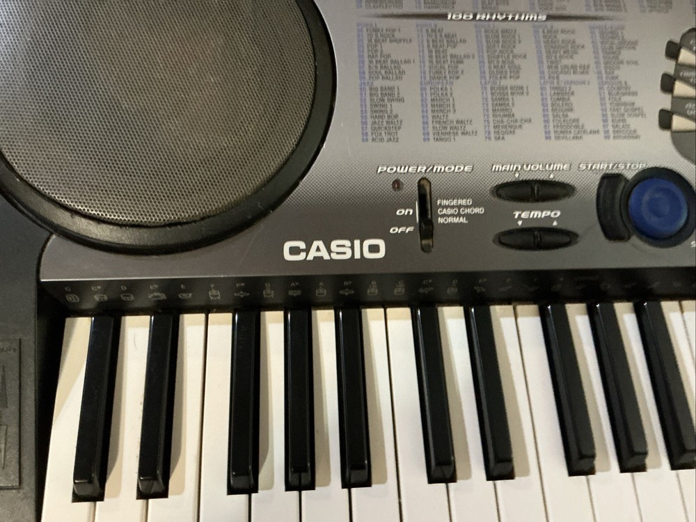 Casio 61 Key Keyboard CTK-558 100 Tones 5 Octaves Touch Response