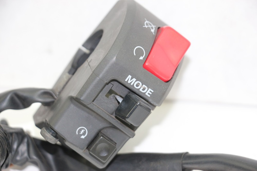 2017 - 2020 Yamaha R6 YZFR6 OEM Right Control switch Kill Start switch mode swit