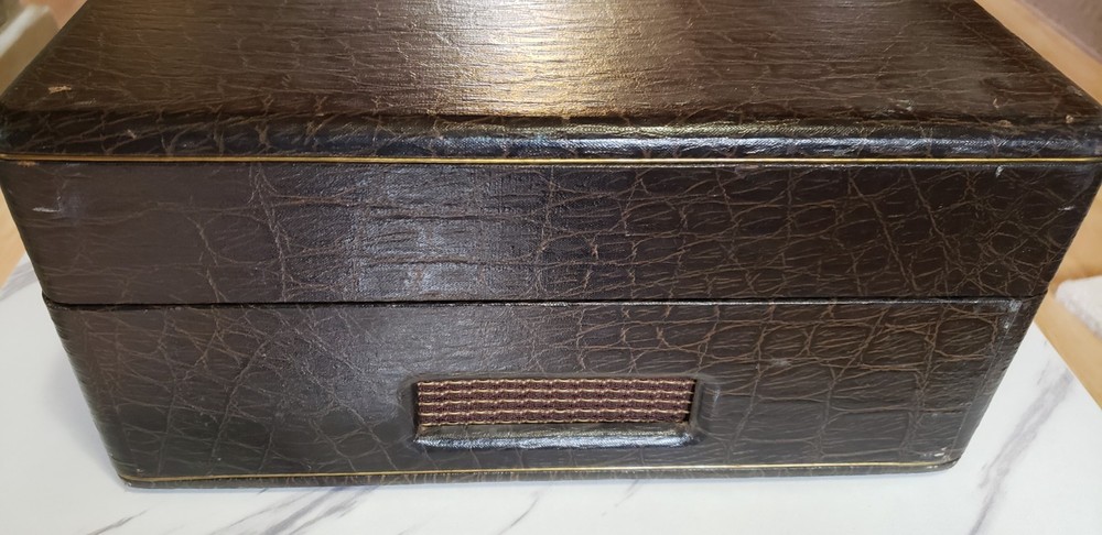 Vtg ELECTRO-MITE portable suitcase record player