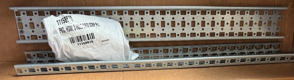 NVENT Hoffman PGH3S8 Three Hole Strap