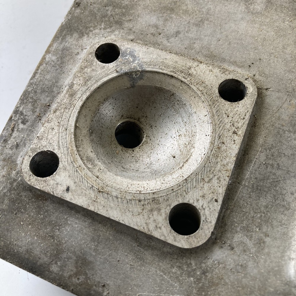 Suzuki GT380 Cylinder Head OEM