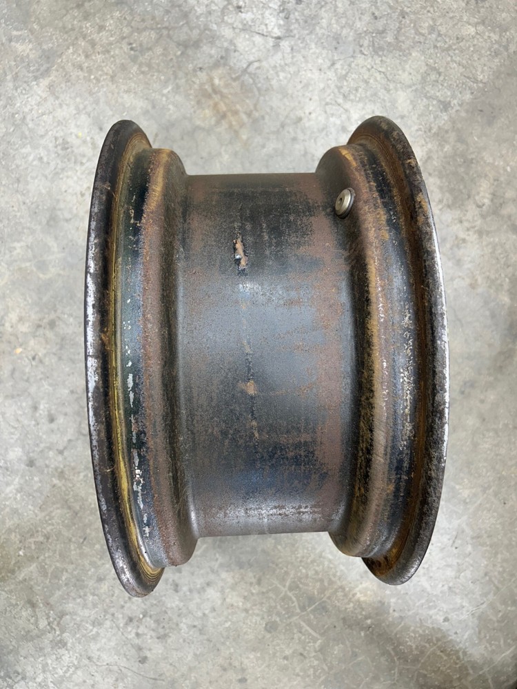 LVA14007  ONE John Deere 790 wheel ONE