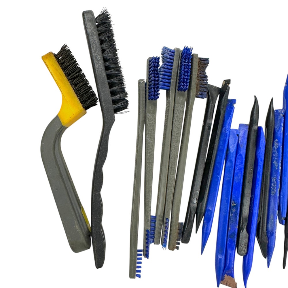 8448462 Mixed Narrow Nylon Stripper Brush and Plastic Scraper Tools, 25 Pcs