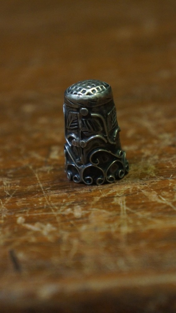 Antique Metal Thimble  Silver 1" HIGH LOT 29
