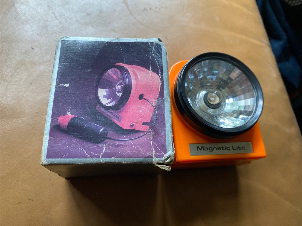 BIN Car emergency magnetic tidy light Vintage