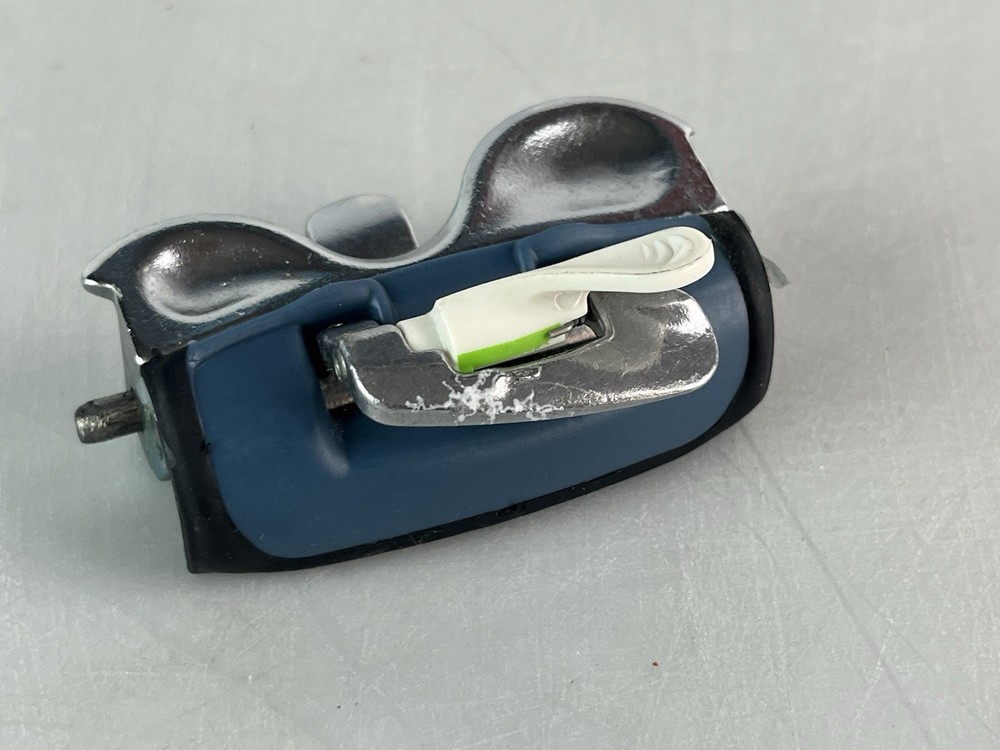 Burton Custom SI Snowboard binding's Locking lever Assembly