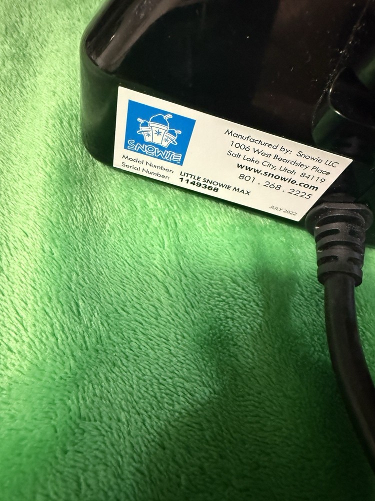 Little Snowie Max Snow Cone Machine Shaved Ice Maker