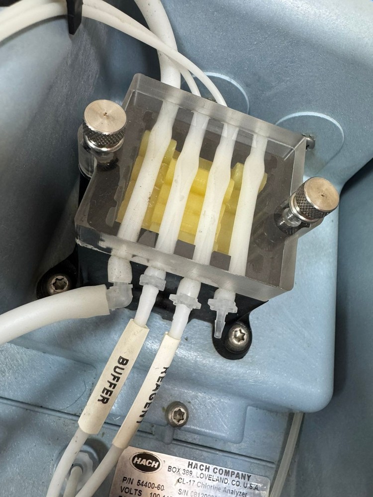 Hach / Chlorine Analyzer / CL-17 / 54400-60