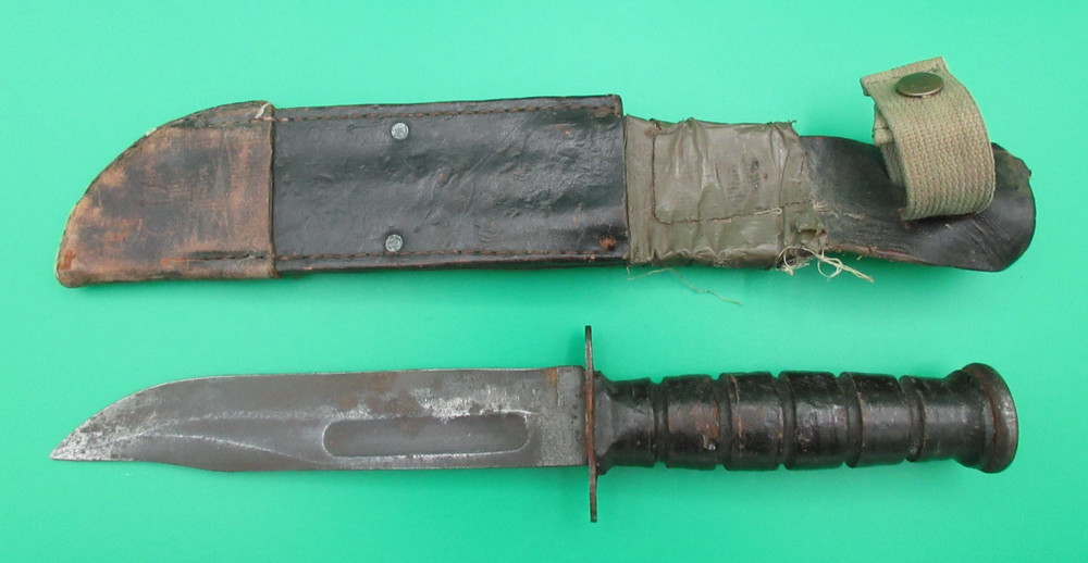 Vintage US Camillus Military Fixed Blade Knife w/ Sheath