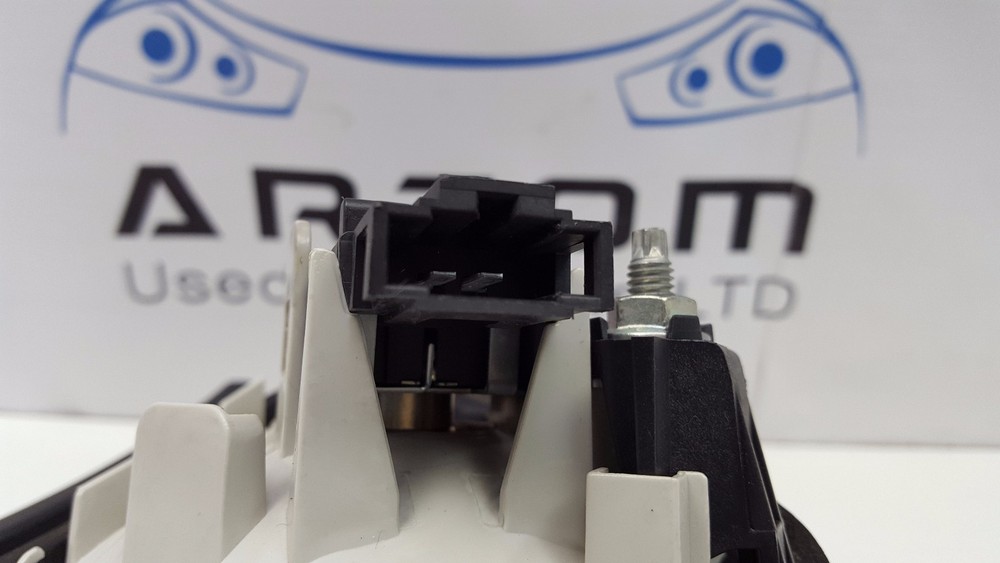 AUDI A4 B7 04-08 REAR DRIVER RIGHT SIDE TAILGATE TAIL LIGHT 8E5945094