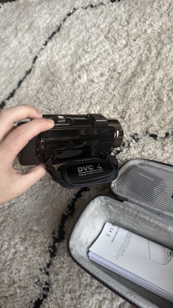 DVC Camera And Recorder Comes With Bag And Extra Battery