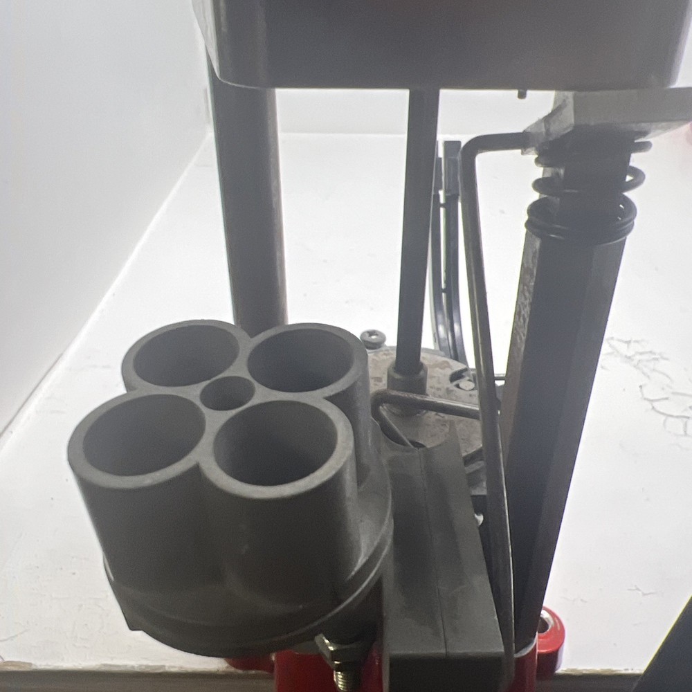 Reloading press withe mounting bolts