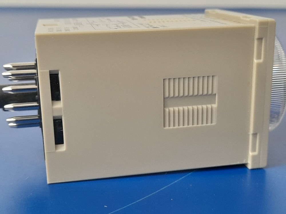 OMRON H3CR-HRL Solid State Power Off-Delay Timer