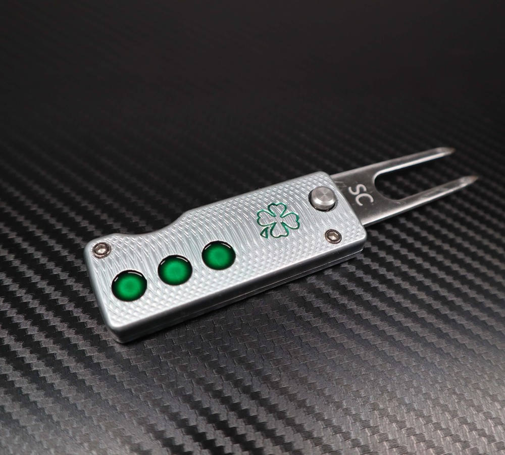 CUSTOM SONSCUSTOMSHOP Clover Golf Divot tool