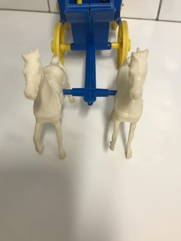 Fargo Vintage Horse And Couch Plastic