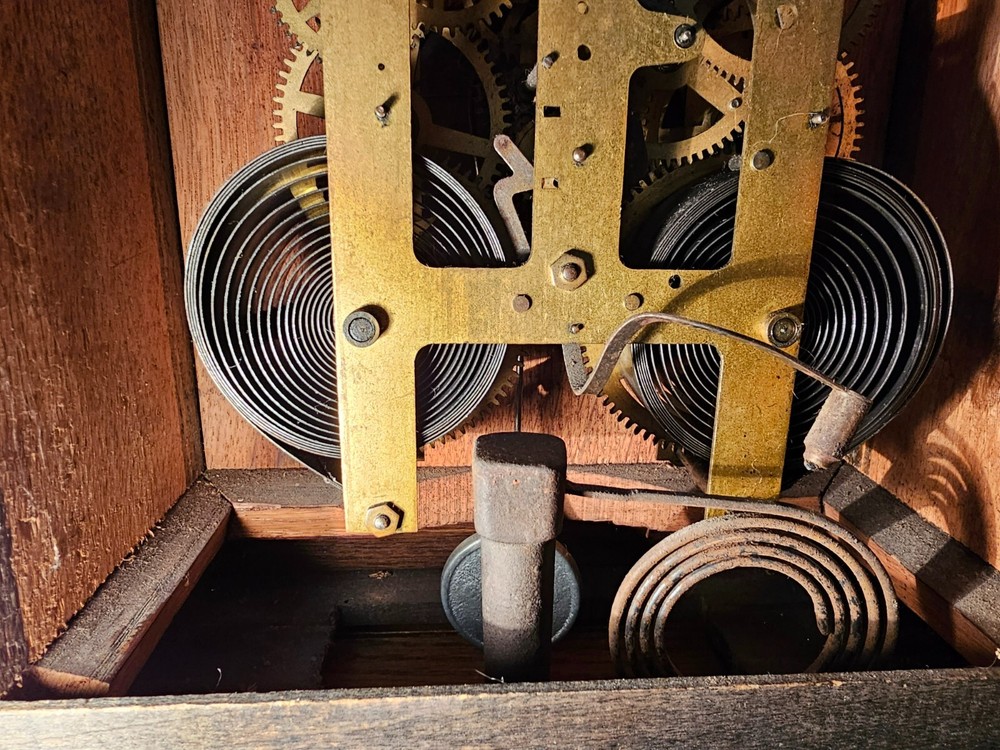 VINTAGE INGRAHAM WOOD MANTEL CLOCK ( SEE DESCRIPTION)